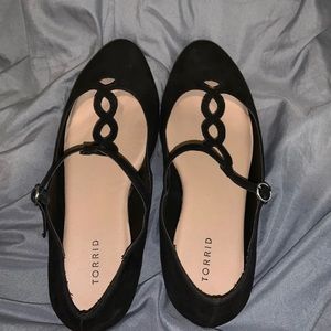 black flats